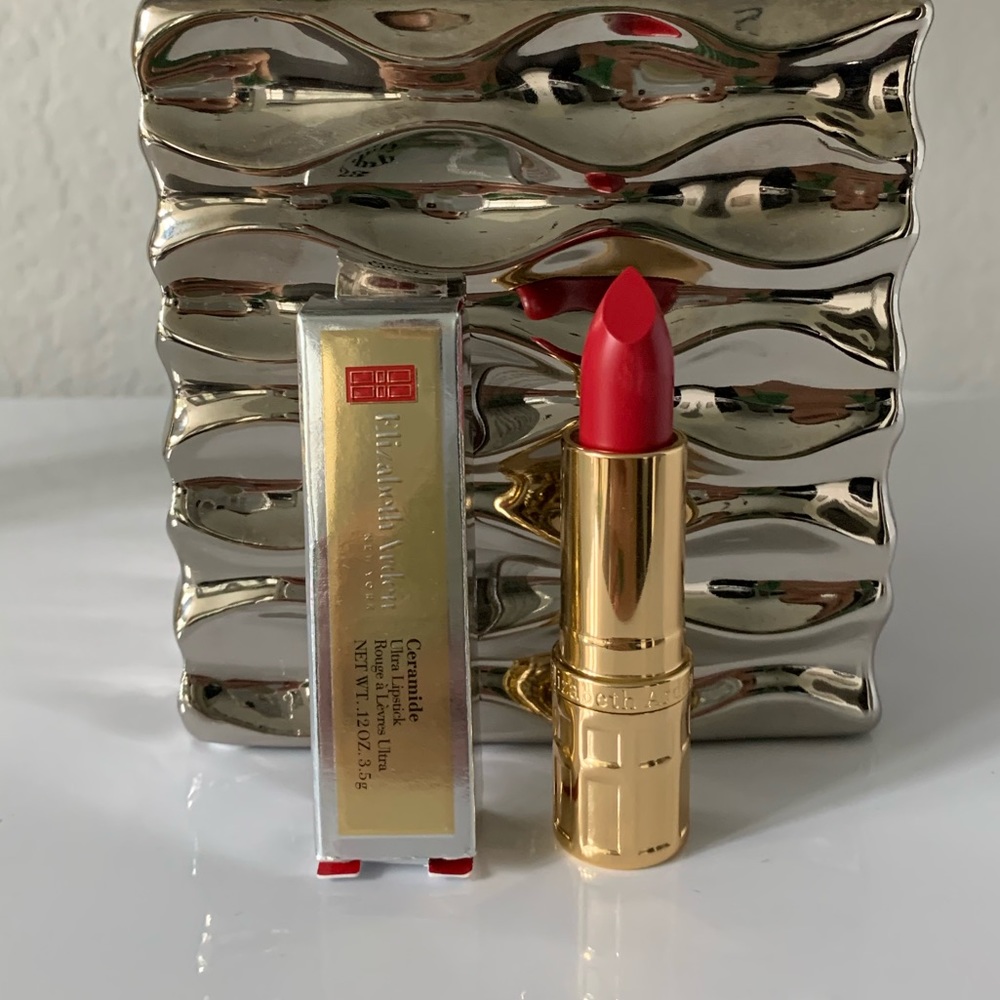 Elizabeth Arden Ceramide Lipstick in Cherry Bomb